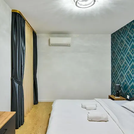 Free Parking & Super Calm & Wifi Appartement